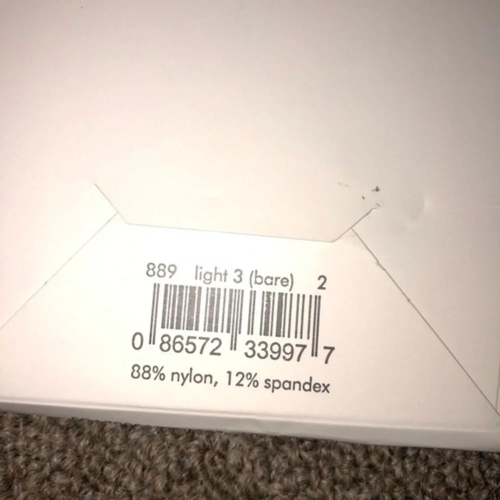 5 for $25 ❄️ Calvin Klein Very Sheer Knee Highs Size 2 Bare 1‎ PAIR ONLY